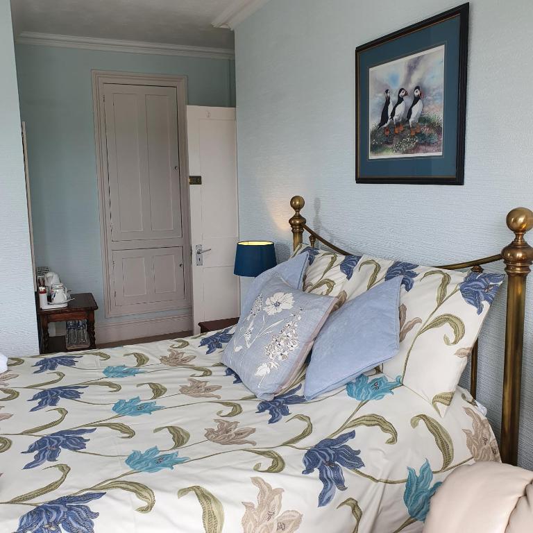 Deluxe Double Room (large double) | Pendyffryn Guesthouse and B&B gallery image 3