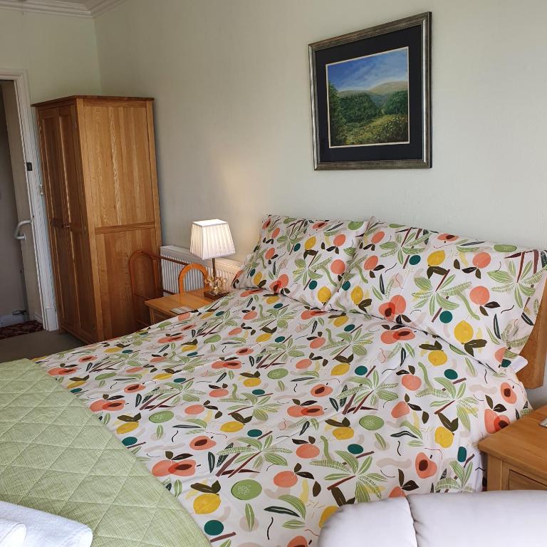 Deluxe Triple Room with Sea View | Pendyffryn Guesthouse and B&B gallery image 3