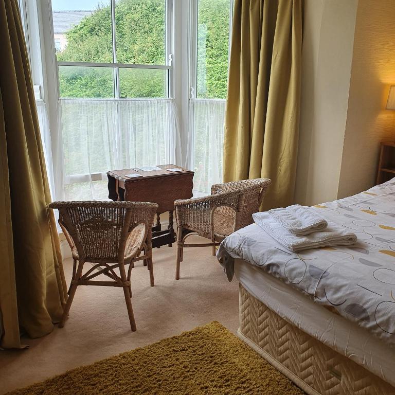 Deluxe Double Room (double) | Pendyffryn Guesthouse and B&B gallery image 1